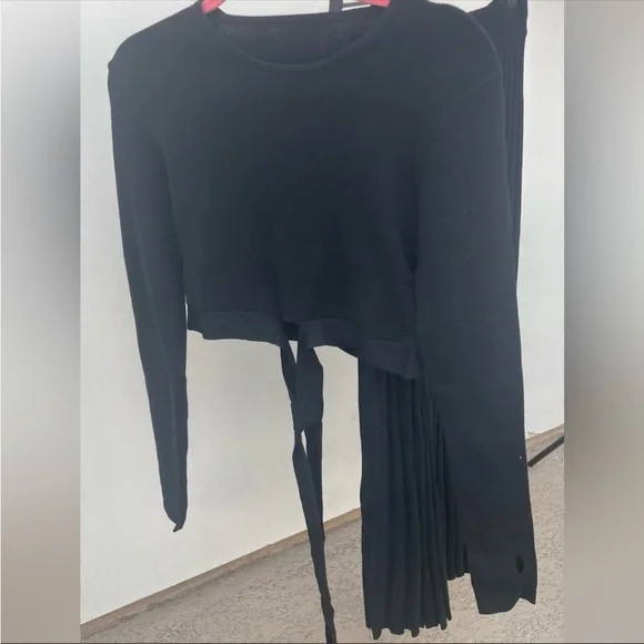 SALE! SET!Black Wrap Long Sleeve Crop Top & Matching Pleated High Rise Skirt Set - Picture 11 of 13